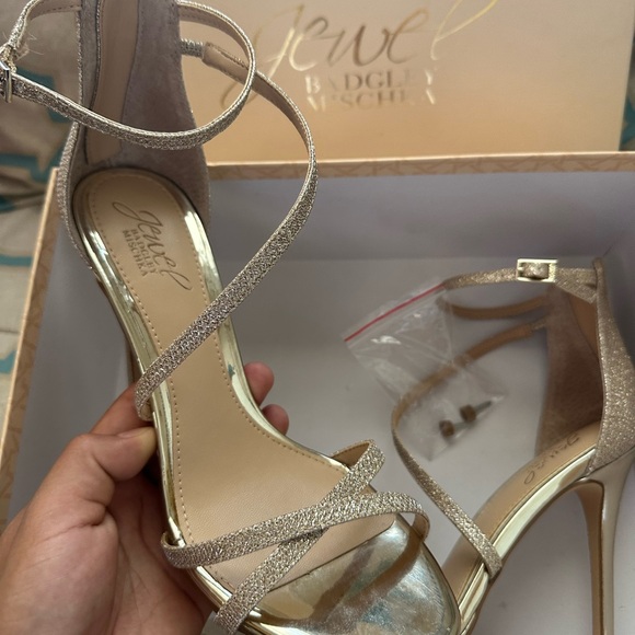 New - Picture 2 of 7